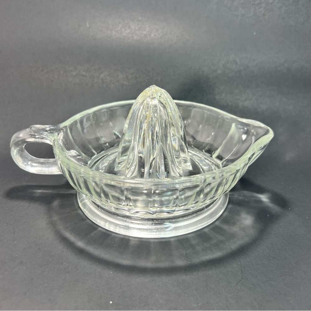 Clear Glass Citrus Juicer